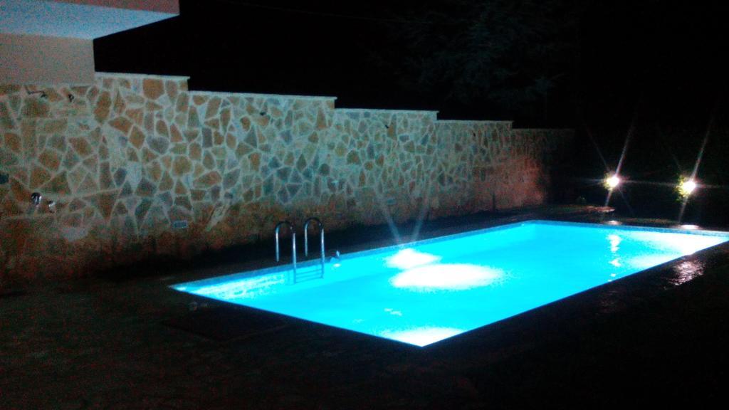 Apartment With Private Pool Kiáton Dış mekan fotoğraf