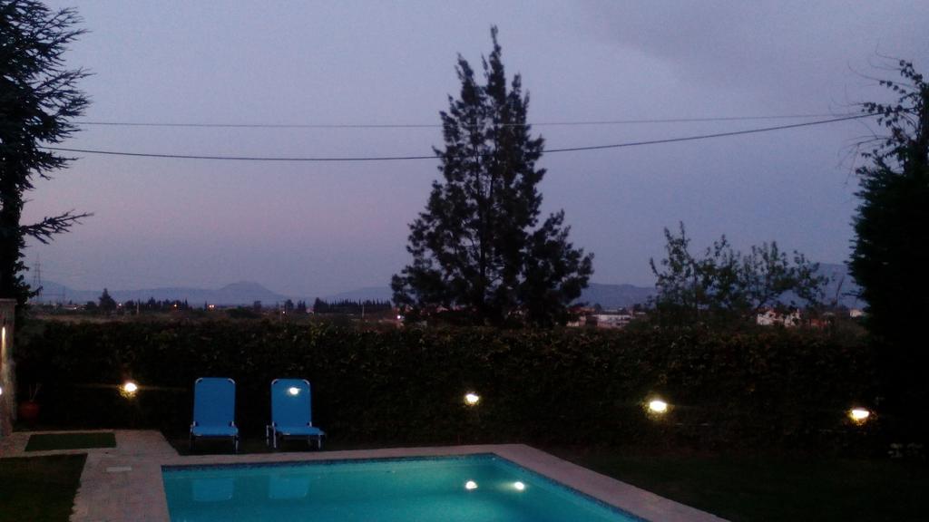 Apartment With Private Pool Kiáton Dış mekan fotoğraf